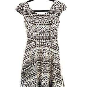 🍍 Mossimo | Black & White Geometric Mini Dress XS